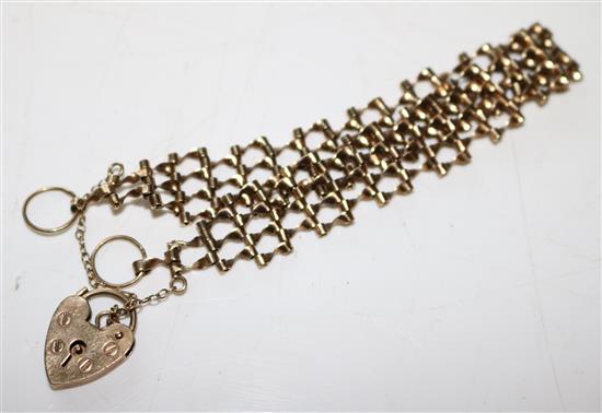 9ct gold bracelet with padlock clasp(-)